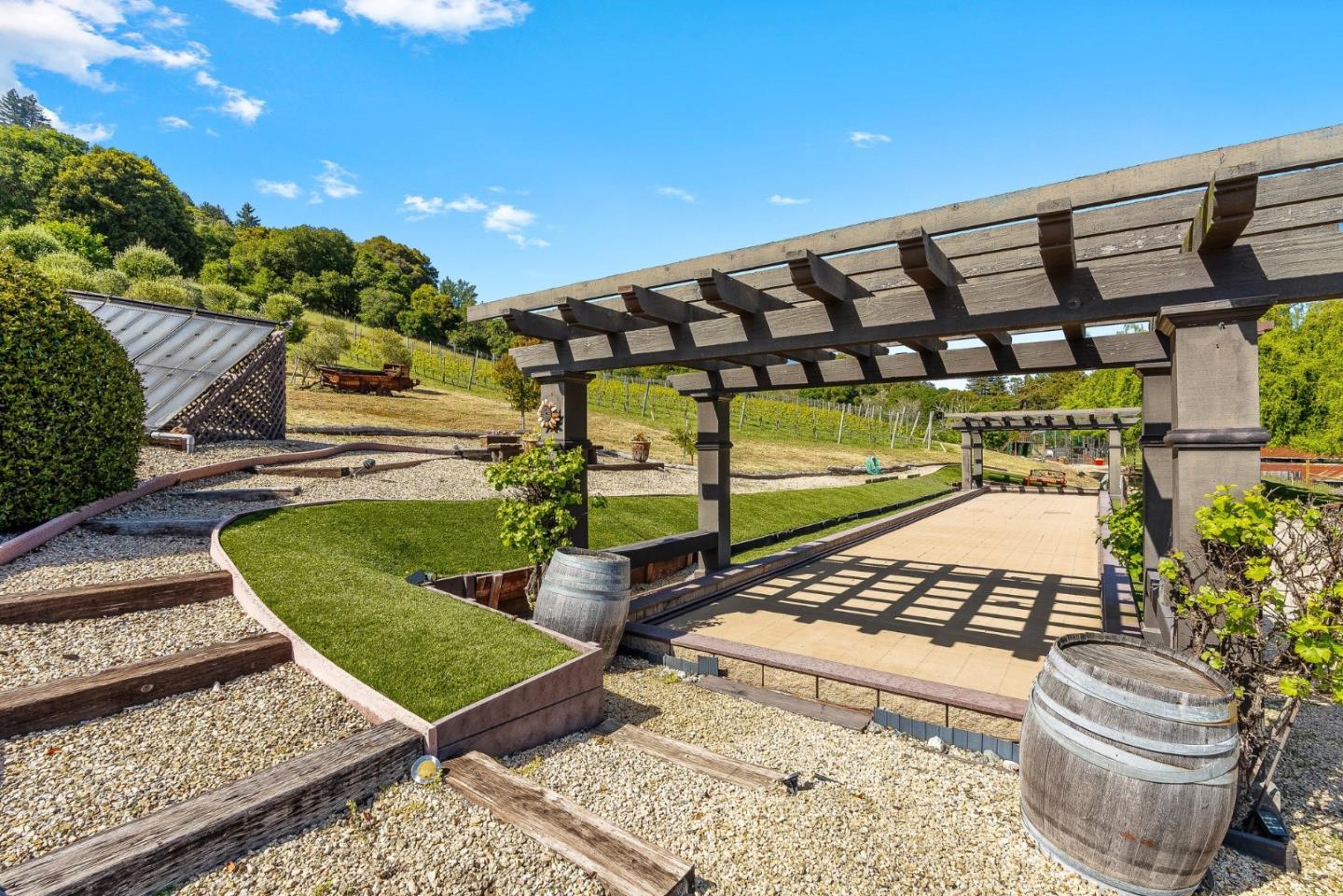 Detail Gallery Image 82 of 112 For 220 Falcon Hl, Santa Cruz,  CA 95065 - 5 Beds | 5/1 Baths