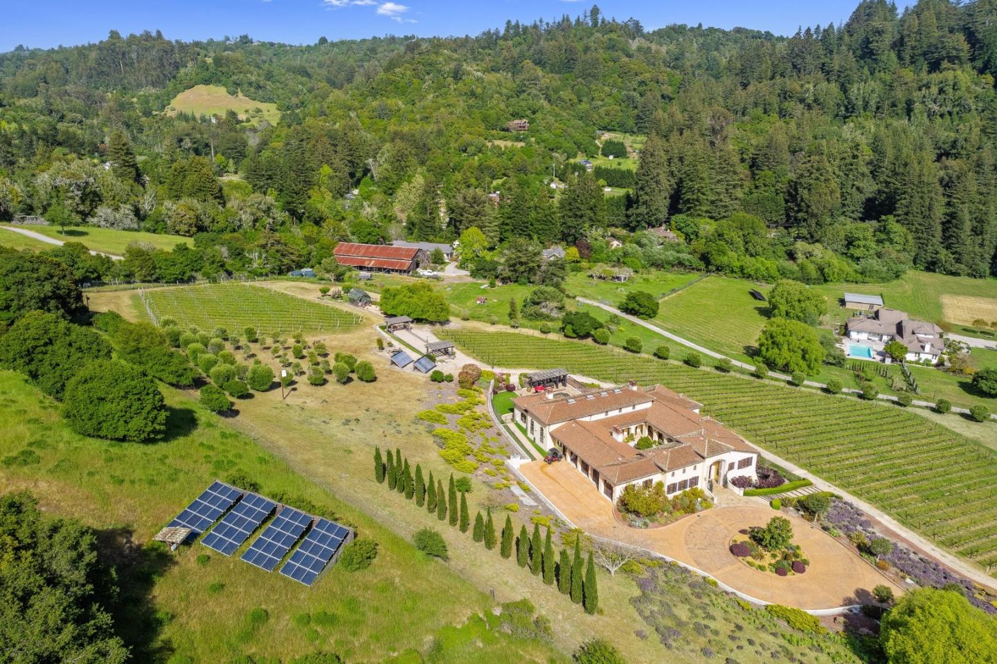 Detail Gallery Image 90 of 112 For 220 Falcon Hl, Santa Cruz,  CA 95065 - 5 Beds | 5/1 Baths