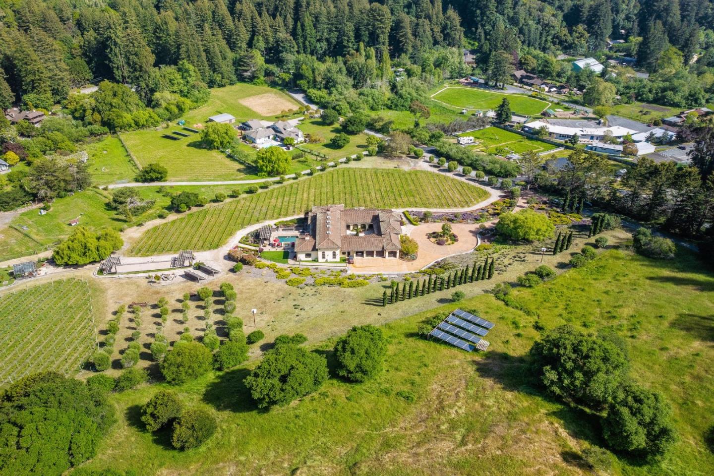 Detail Gallery Image 91 of 112 For 220 Falcon Hl, Santa Cruz,  CA 95065 - 5 Beds | 5/1 Baths