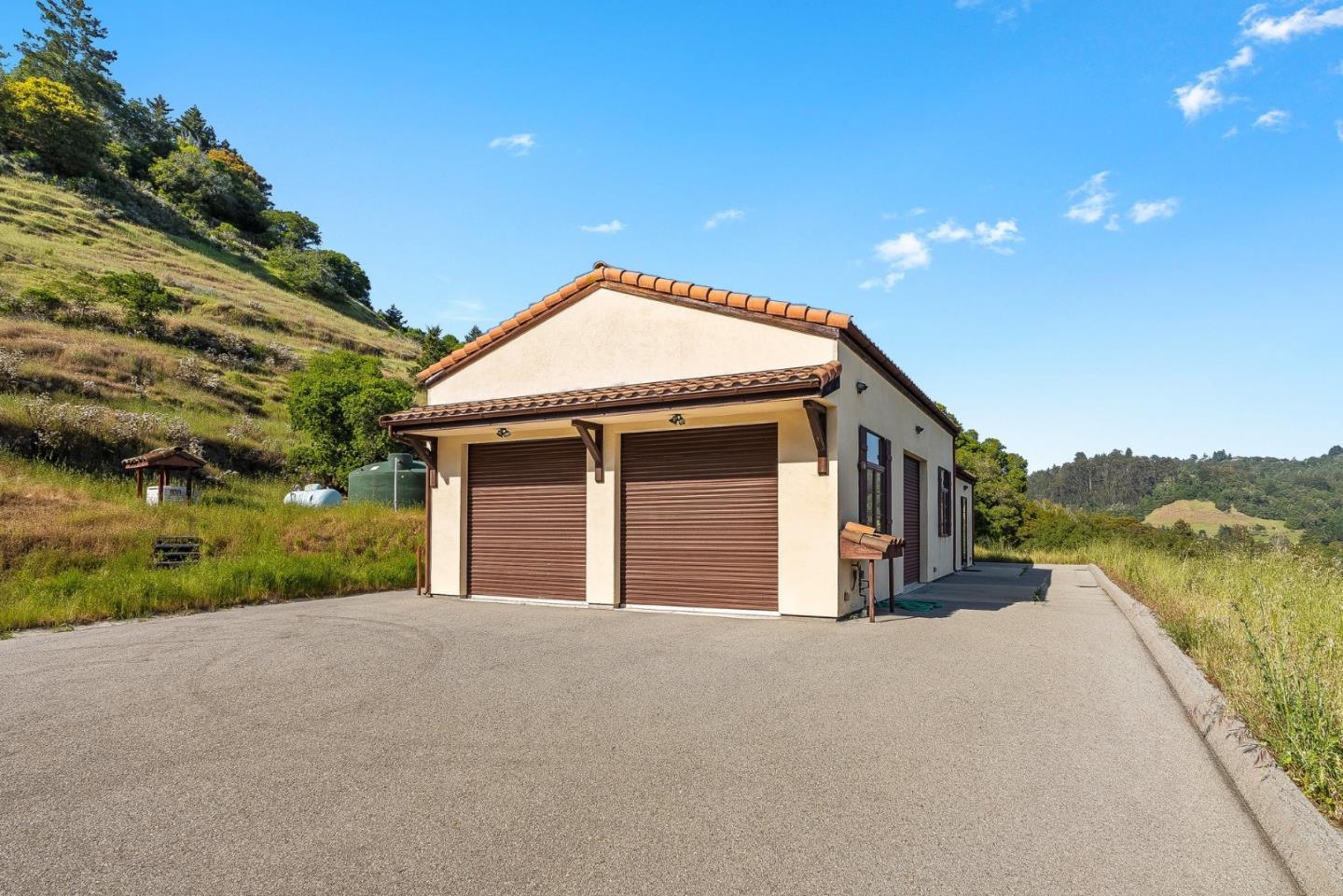 Detail Gallery Image 94 of 112 For 220 Falcon Hl, Santa Cruz,  CA 95065 - 5 Beds | 5/1 Baths