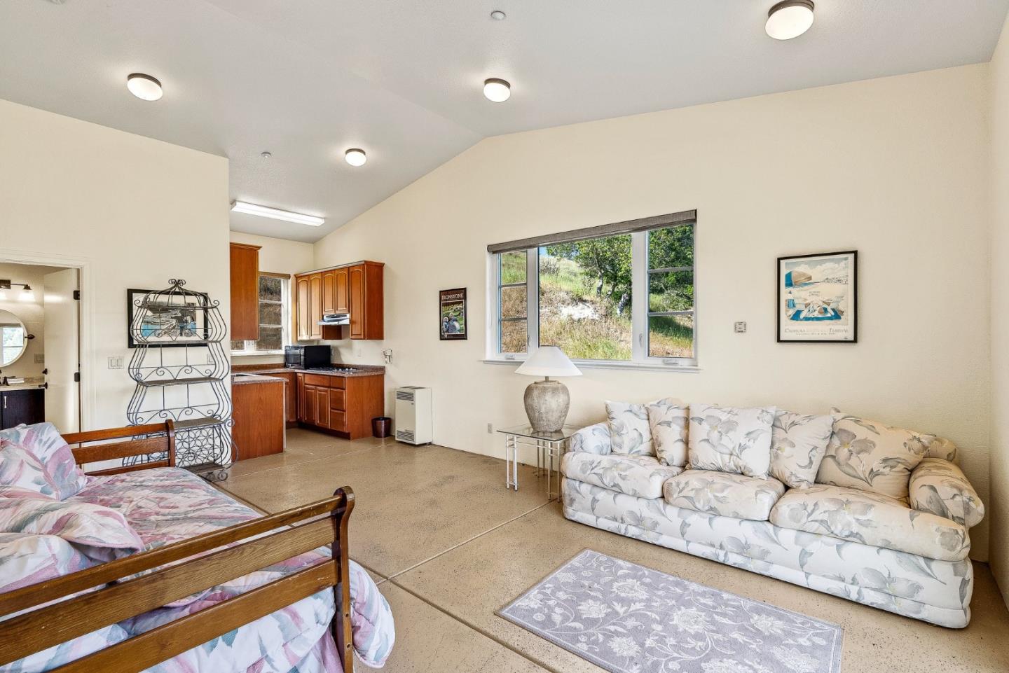 Detail Gallery Image 96 of 112 For 220 Falcon Hl, Santa Cruz,  CA 95065 - 5 Beds | 5/1 Baths