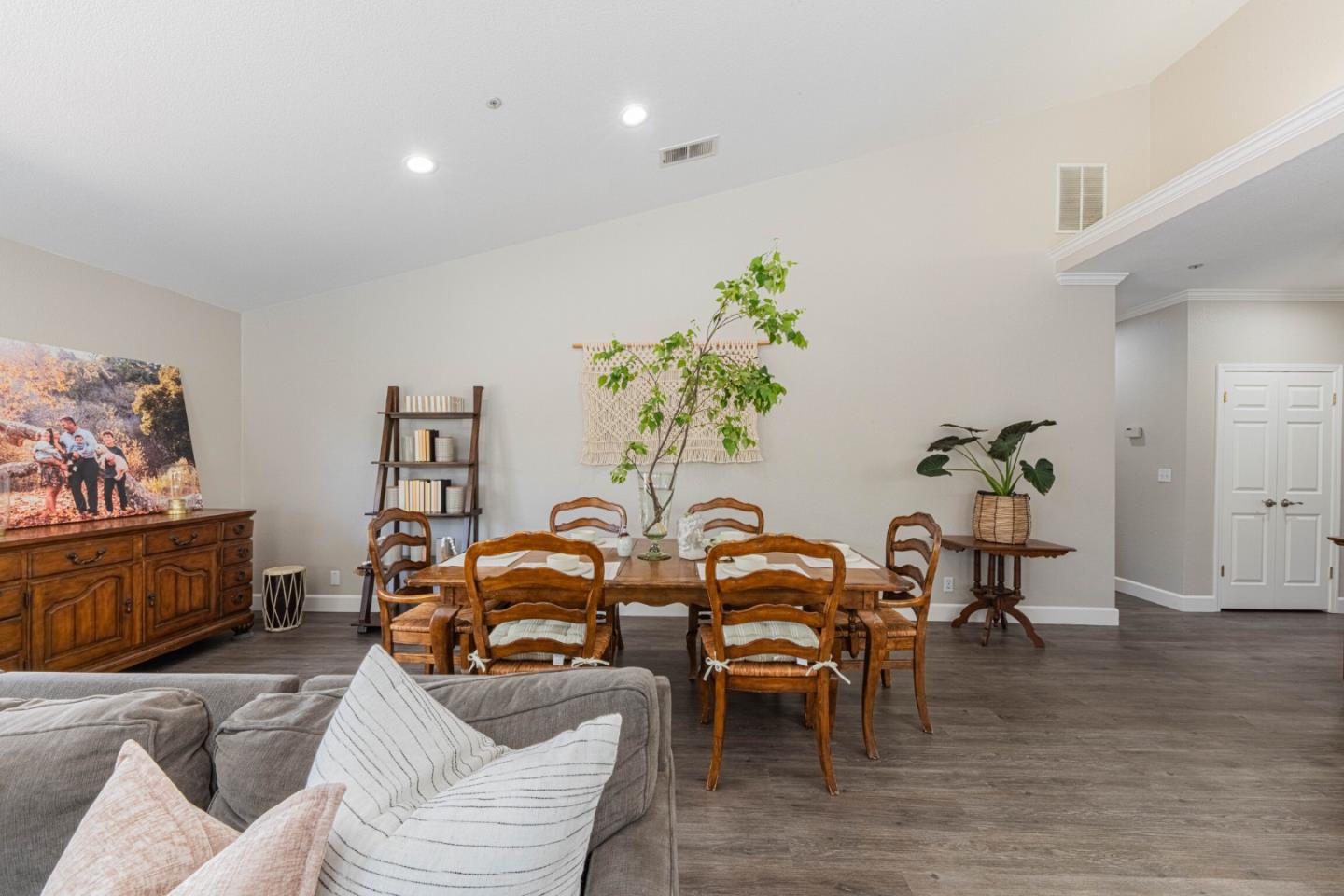 Detail Gallery Image 15 of 43 For 746 Nacional Ct, Salinas,  CA 93901 - 3 Beds | 2 Baths