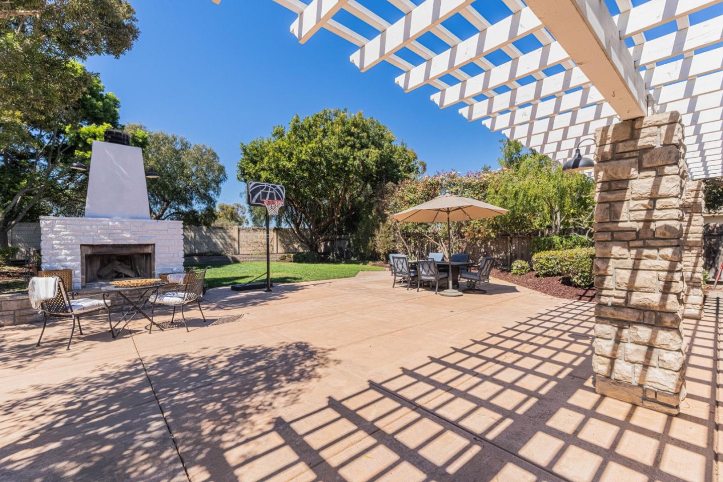 Detail Gallery Image 19 of 43 For 746 Nacional Ct, Salinas,  CA 93901 - 3 Beds | 2 Baths