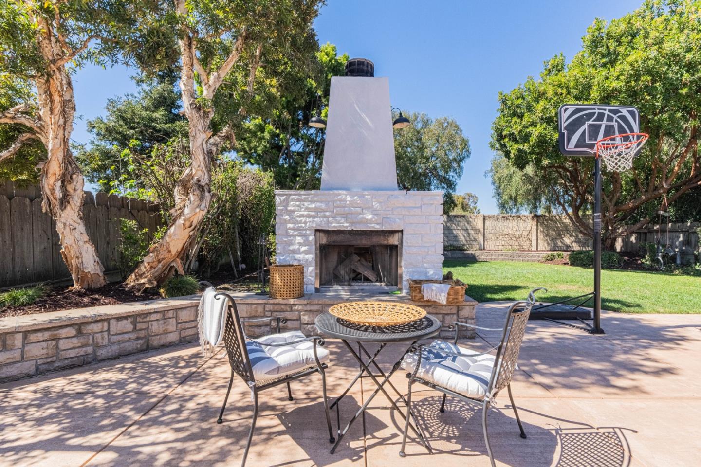 Detail Gallery Image 20 of 43 For 746 Nacional Ct, Salinas,  CA 93901 - 3 Beds | 2 Baths