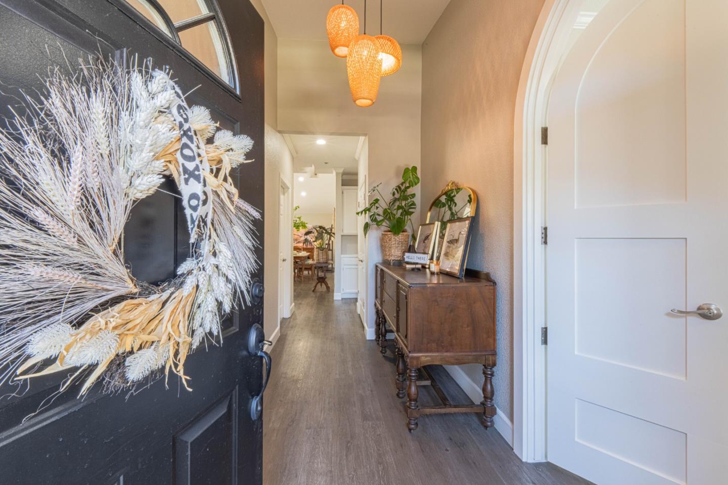 Detail Gallery Image 4 of 43 For 746 Nacional Ct, Salinas,  CA 93901 - 3 Beds | 2 Baths