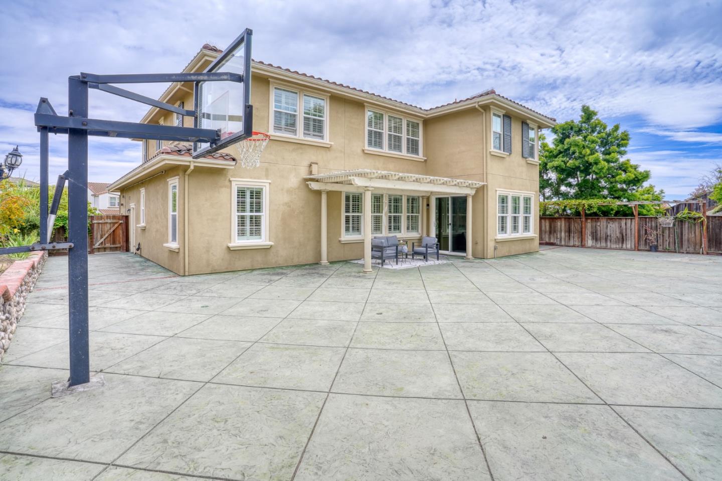 5582 Castello Court, Dublin, CA, 94568