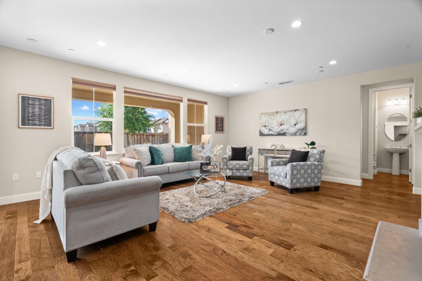 Detail Gallery Image 14 of 85 For 4063 Cadwallader Ave, San Jose,  CA 95121 - 5 Beds | 4/1 Baths