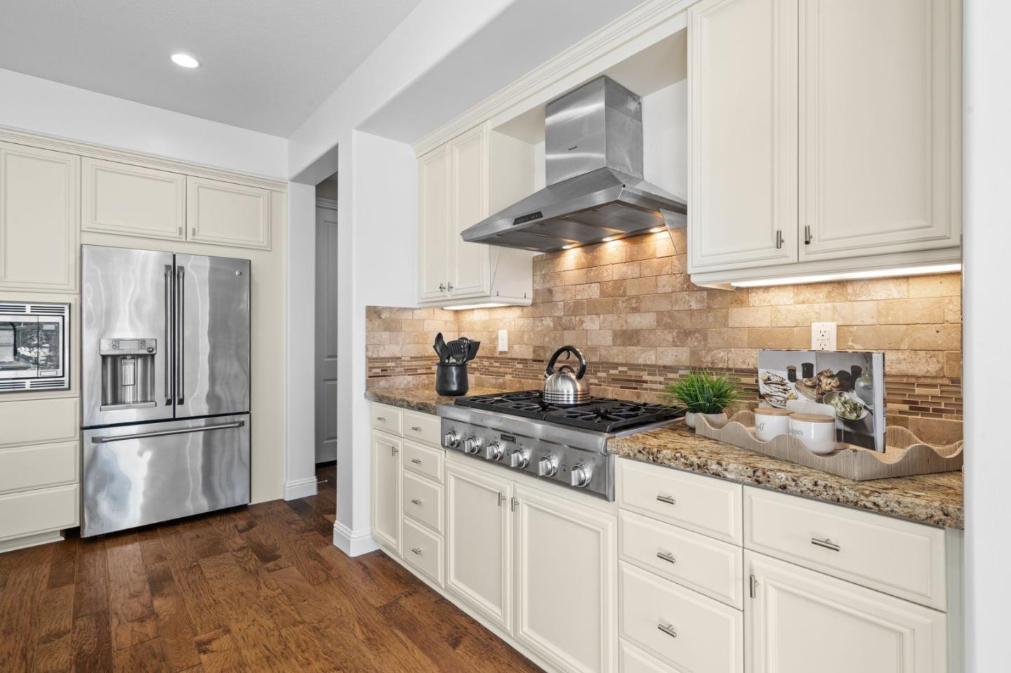 Detail Gallery Image 21 of 85 For 4063 Cadwallader Ave, San Jose,  CA 95121 - 5 Beds | 4/1 Baths