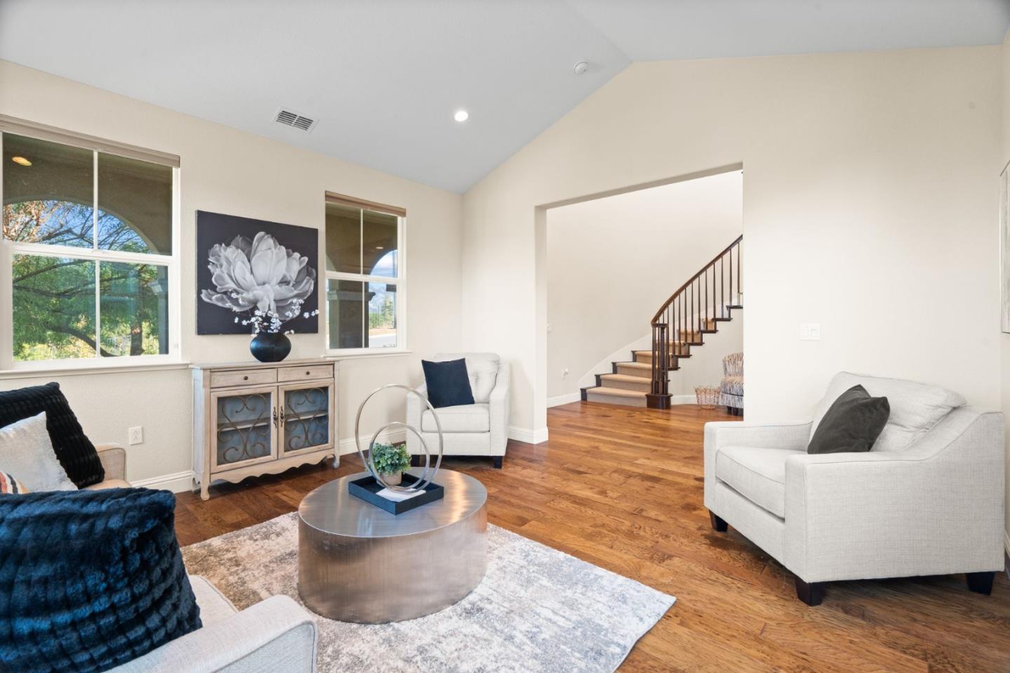 Detail Gallery Image 7 of 85 For 4063 Cadwallader Ave, San Jose,  CA 95121 - 5 Beds | 4/1 Baths