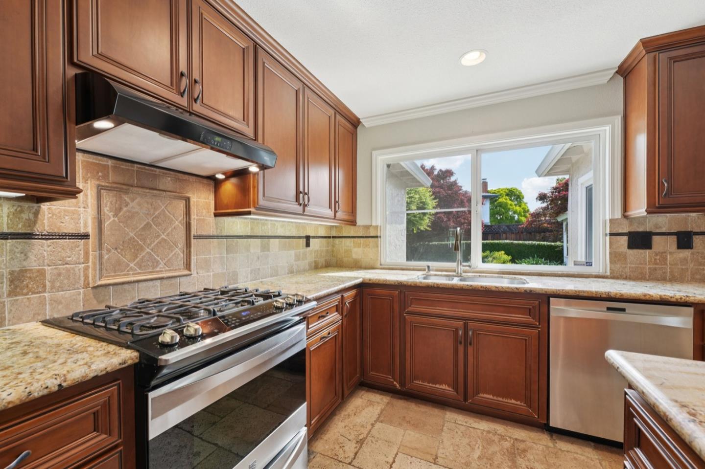 Detail Gallery Image 27 of 32 For 6620 Thames Dr, Gilroy,  CA 95020 - 4 Beds | 2 Baths