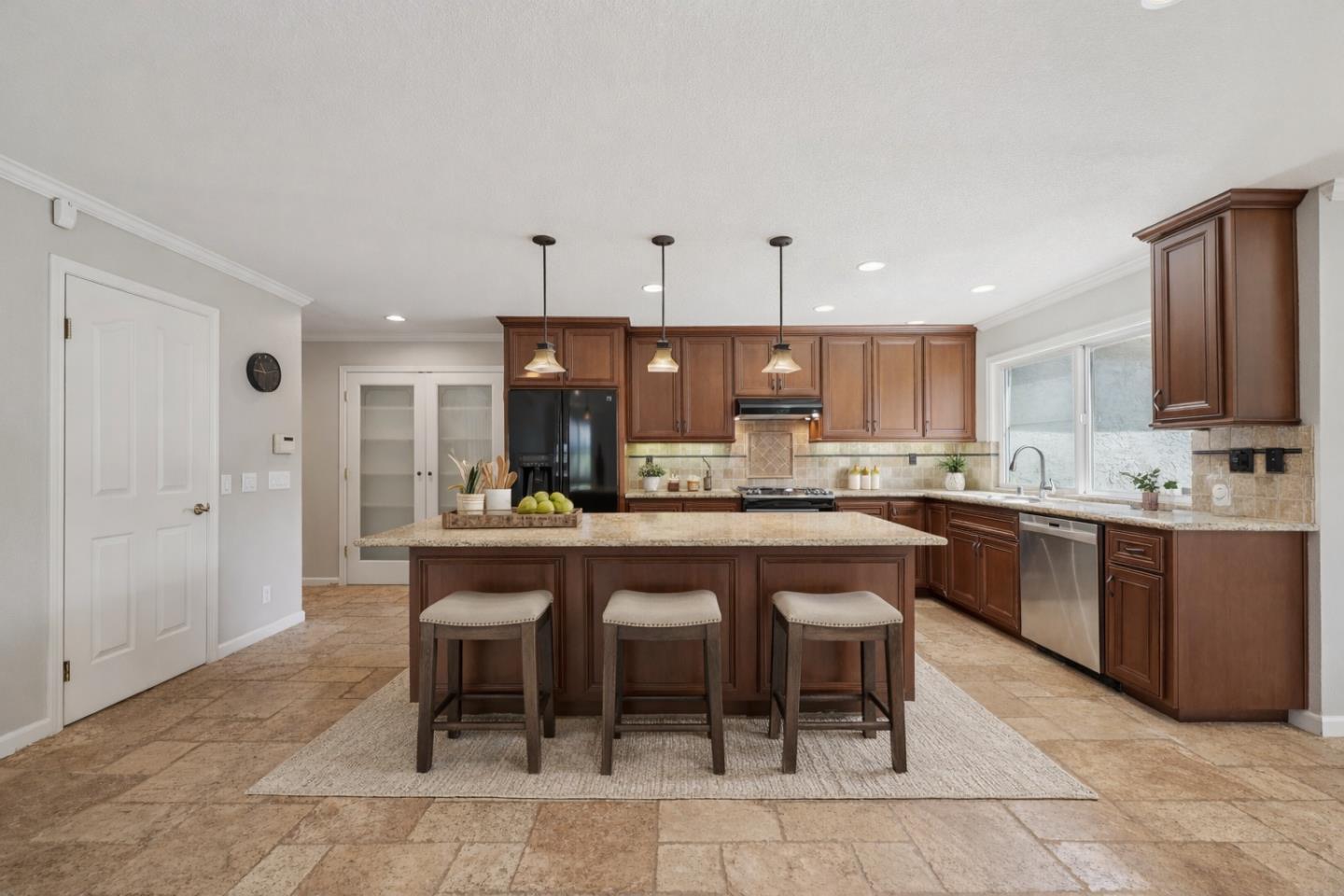 Detail Gallery Image 5 of 32 For 6620 Thames Dr, Gilroy,  CA 95020 - 4 Beds | 2 Baths