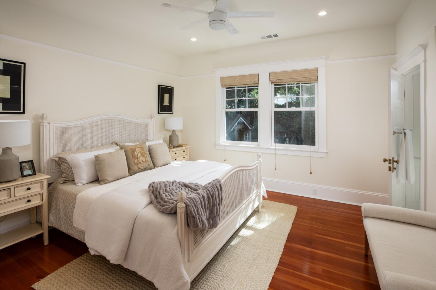 Detail Gallery Image 13 of 35 For 793 Calderon Ave, Mountain View,  CA 94041 - 4 Beds | 3 Baths