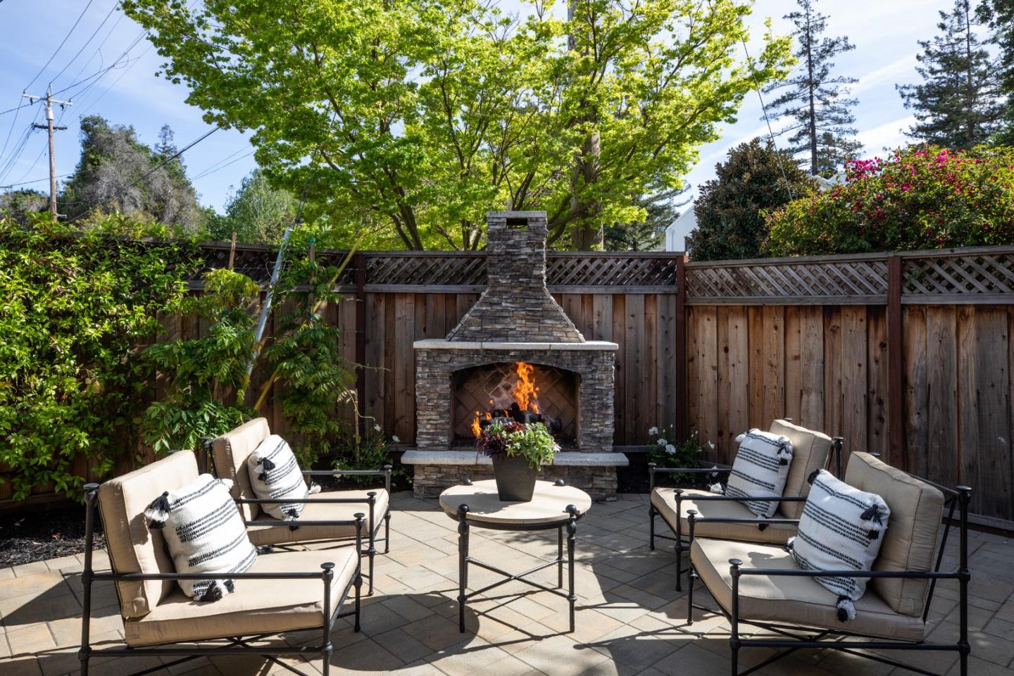 Detail Gallery Image 22 of 35 For 793 Calderon Ave, Mountain View,  CA 94041 - 4 Beds | 3 Baths