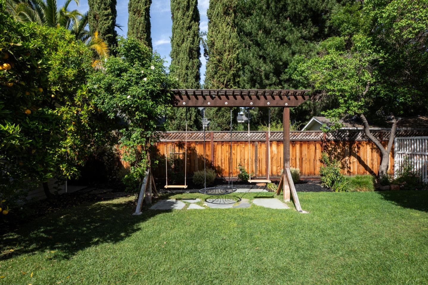 Detail Gallery Image 27 of 35 For 793 Calderon Ave, Mountain View,  CA 94041 - 4 Beds | 3 Baths