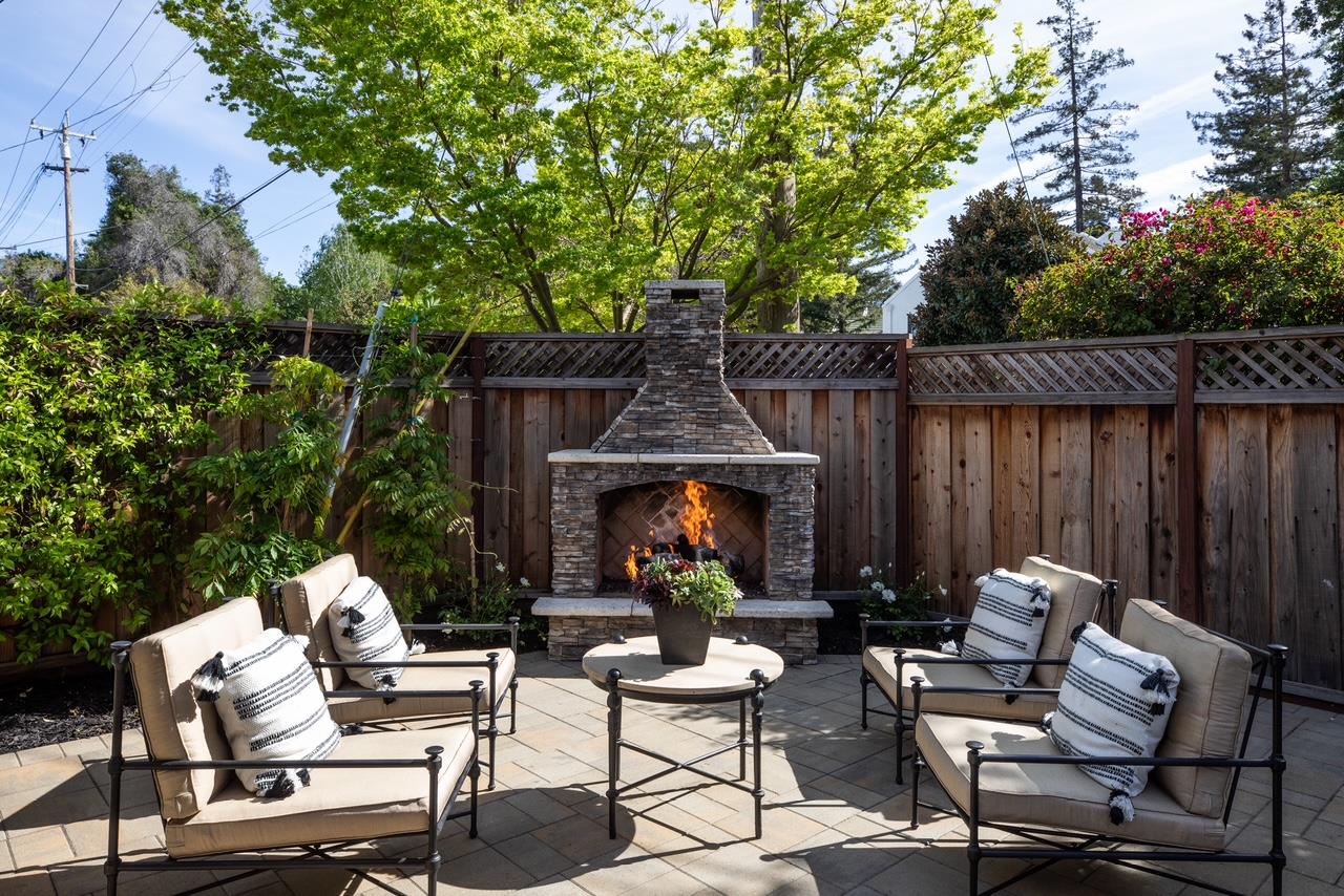 Detail Gallery Image 6 of 9 For 793 Calderon Ave, Mountain View,  CA 94041 - 3 Beds | 3 Baths