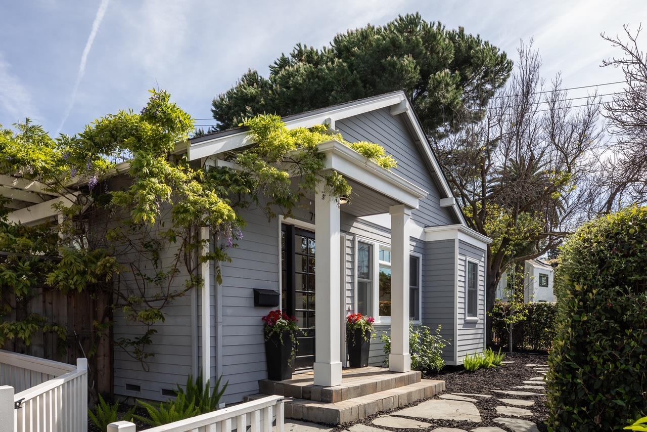 Detail Gallery Image 7 of 9 For 793 Calderon Ave, Mountain View,  CA 94041 - 3 Beds | 3 Baths