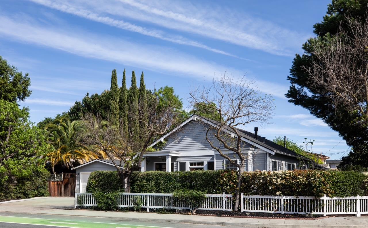 Detail Gallery Image 8 of 9 For 793 Calderon Ave, Mountain View,  CA 94041 - 3 Beds | 3 Baths