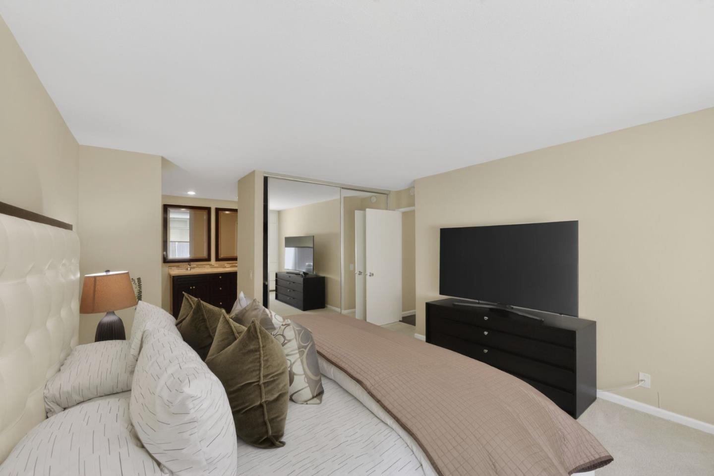 Detail Gallery Image 19 of 45 For 31 Barcelona Cir, Redwood City,  CA 94065 - 2 Beds | 2 Baths