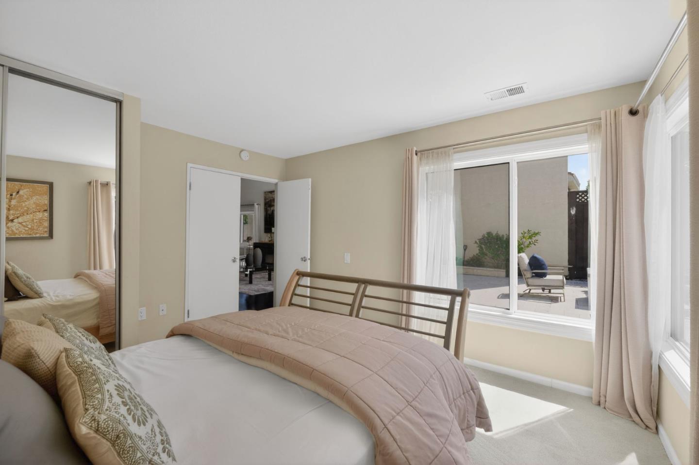 Detail Gallery Image 22 of 45 For 31 Barcelona Cir, Redwood City,  CA 94065 - 2 Beds | 2 Baths