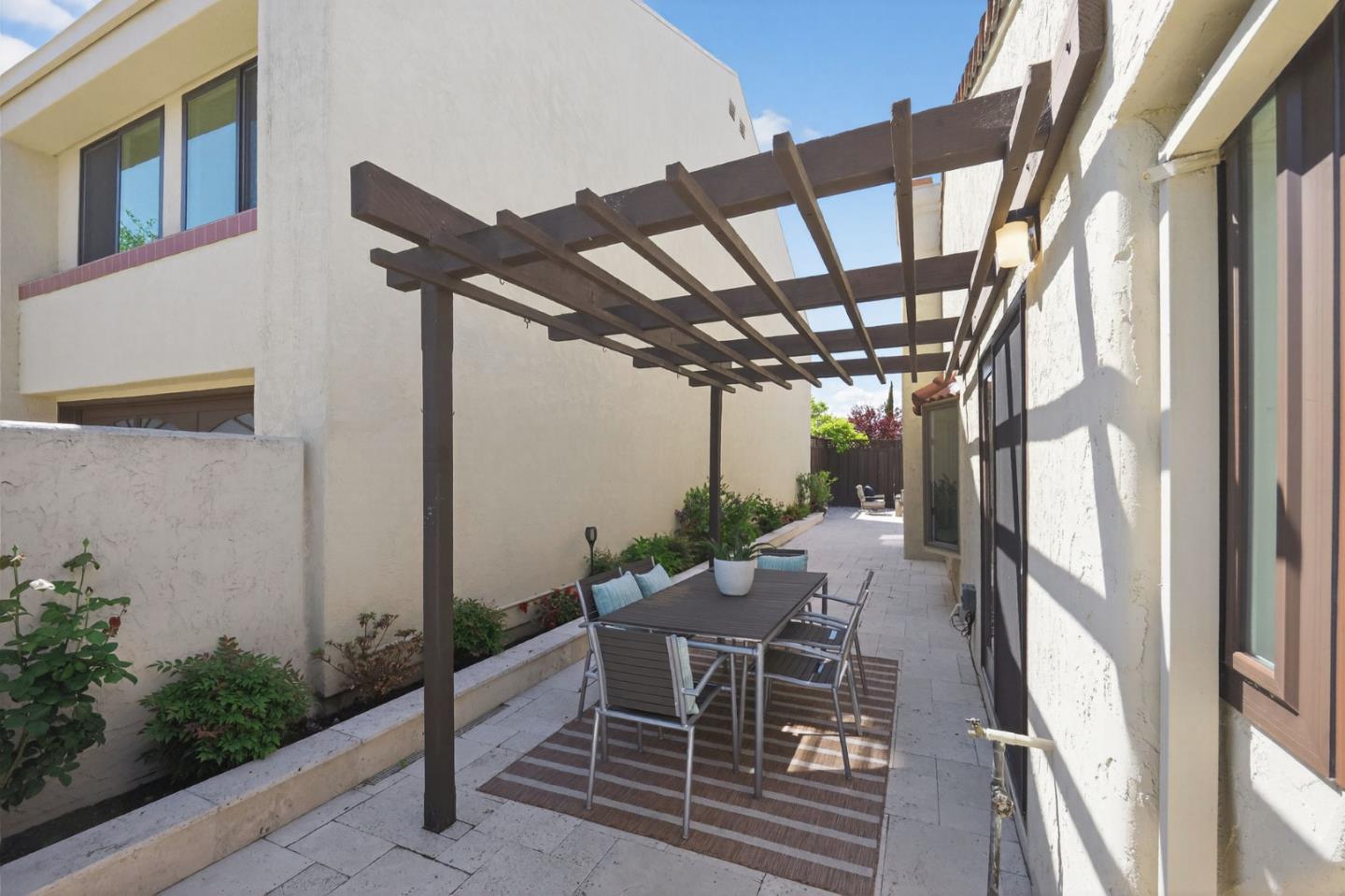 Detail Gallery Image 25 of 45 For 31 Barcelona Cir, Redwood City,  CA 94065 - 2 Beds | 2 Baths