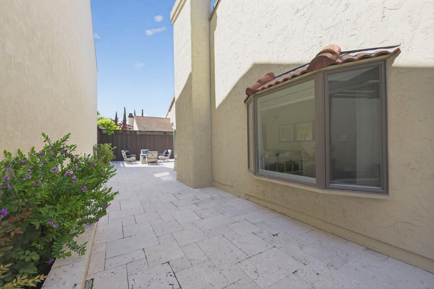 Detail Gallery Image 27 of 45 For 31 Barcelona Cir, Redwood City,  CA 94065 - 2 Beds | 2 Baths