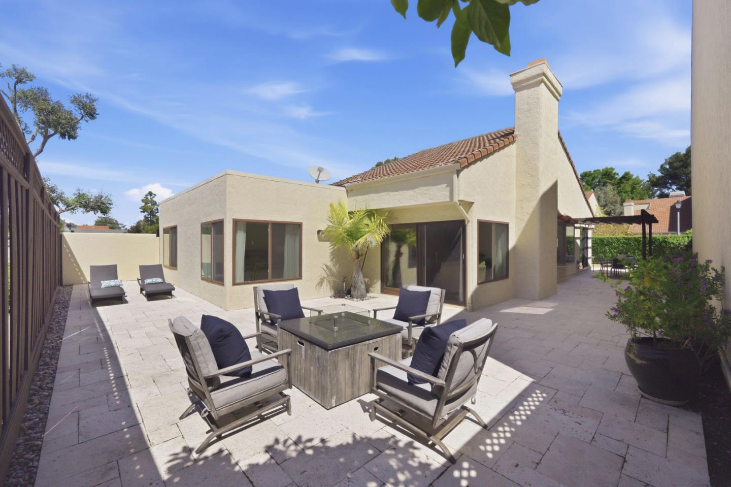 Detail Gallery Image 28 of 45 For 31 Barcelona Cir, Redwood City,  CA 94065 - 2 Beds | 2 Baths