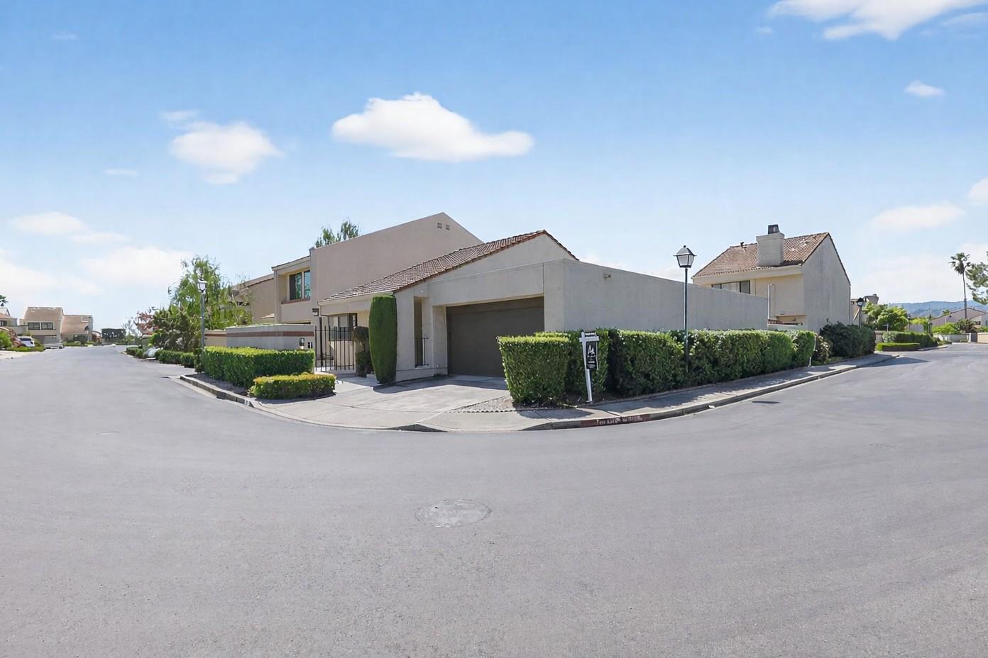 Detail Gallery Image 36 of 45 For 31 Barcelona Cir, Redwood City,  CA 94065 - 2 Beds | 2 Baths