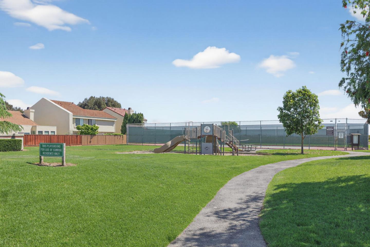 Detail Gallery Image 41 of 45 For 31 Barcelona Cir, Redwood City,  CA 94065 - 2 Beds | 2 Baths