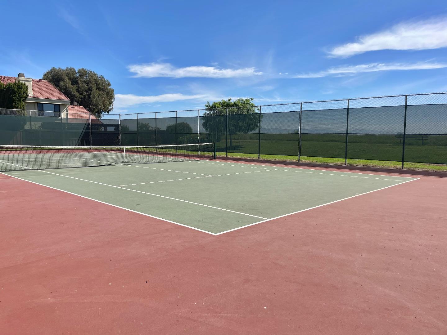 Detail Gallery Image 43 of 45 For 31 Barcelona Cir, Redwood City,  CA 94065 - 2 Beds | 2 Baths