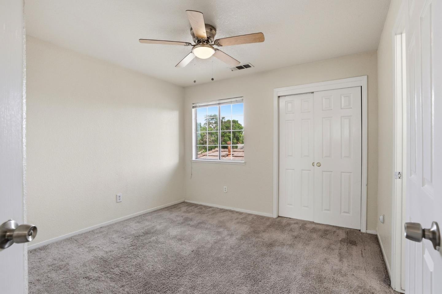 Detail Gallery Image 27 of 52 For 1974 Rainier Dr, Los Banos,  CA 93635 - 4 Beds | 3 Baths