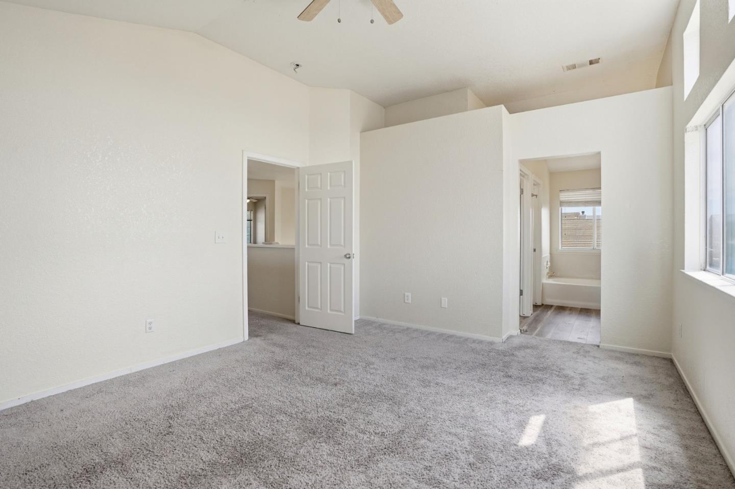 Detail Gallery Image 30 of 52 For 1974 Rainier Dr, Los Banos,  CA 93635 - 4 Beds | 3 Baths