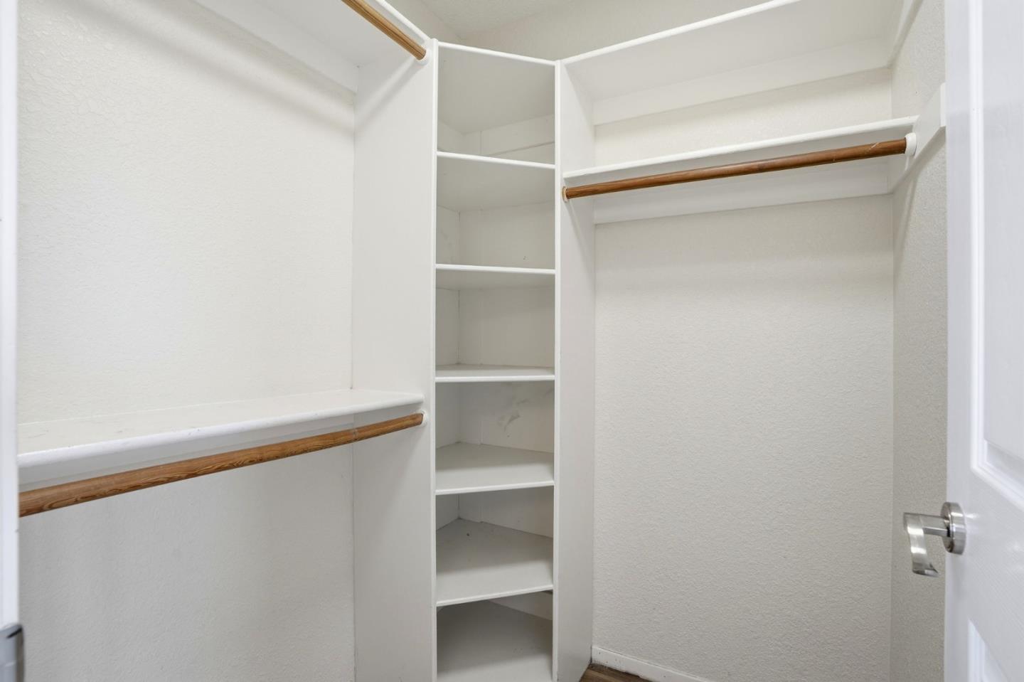 Detail Gallery Image 34 of 52 For 1974 Rainier Dr, Los Banos,  CA 93635 - 4 Beds | 3 Baths