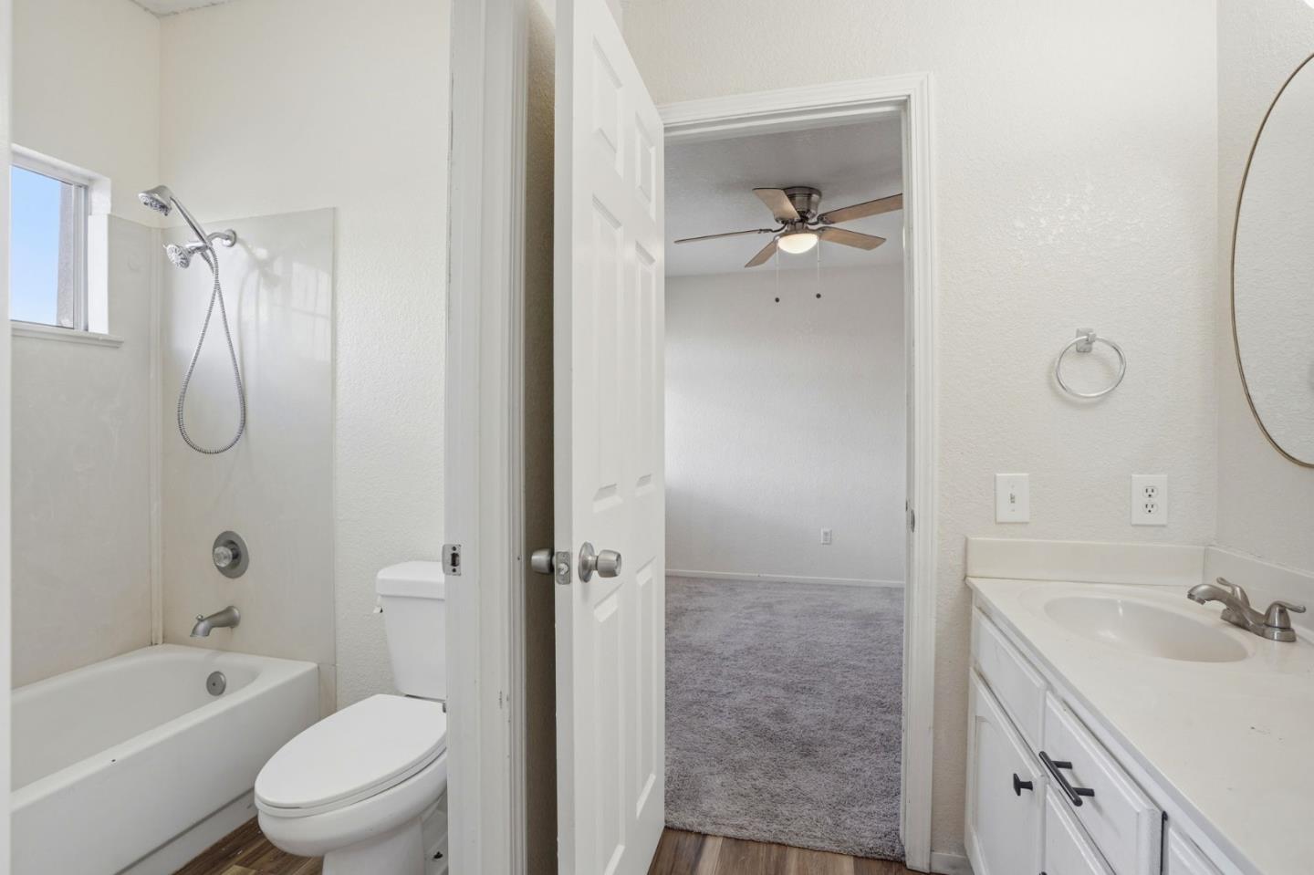 Detail Gallery Image 38 of 52 For 1974 Rainier Dr, Los Banos,  CA 93635 - 4 Beds | 3 Baths