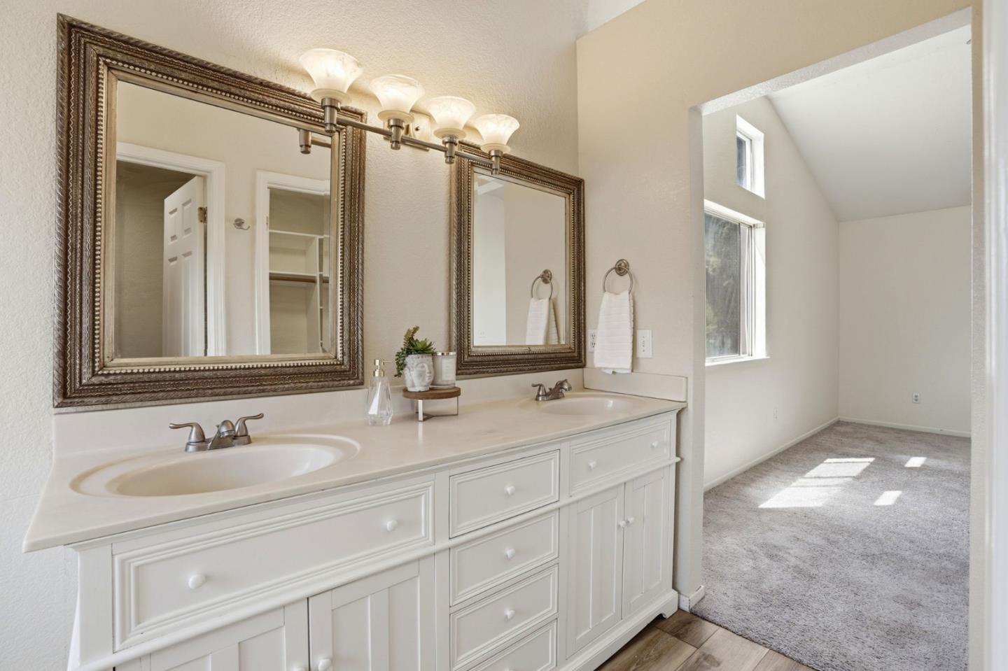 Detail Gallery Image 42 of 52 For 1974 Rainier Dr, Los Banos,  CA 93635 - 4 Beds | 3 Baths