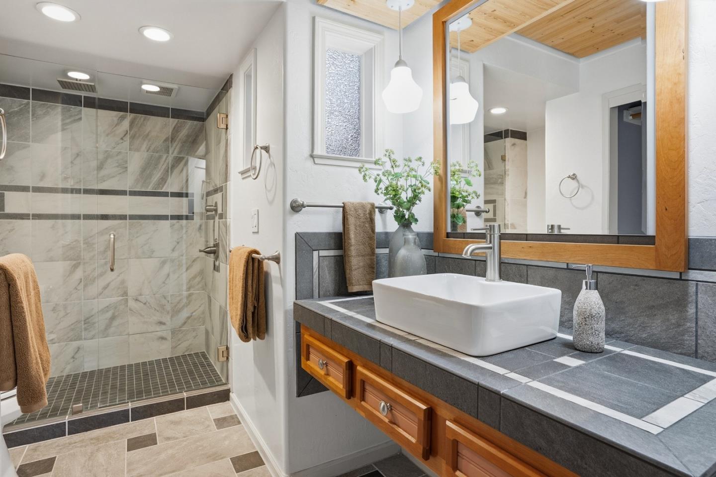 Detail Gallery Image 15 of 28 For 2921 Crocker Ct, Aptos,  CA 95003 - 2 Beds | 2 Baths