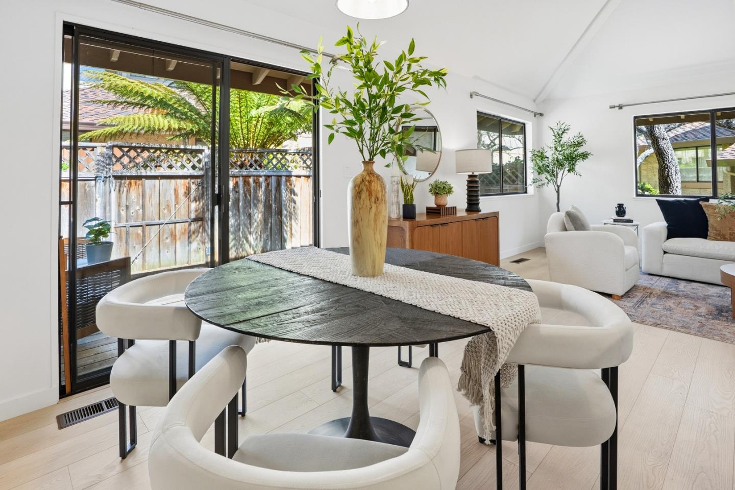 Detail Gallery Image 4 of 28 For 2921 Crocker Ct, Aptos,  CA 95003 - 2 Beds | 2 Baths