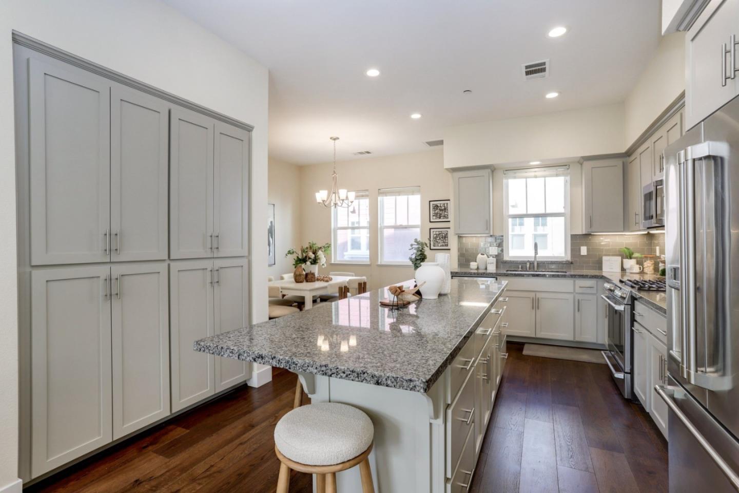 Detail Gallery Image 11 of 46 For 1926 Stella St, Mountain View,  CA 94043 - 4 Beds | 3/1 Baths