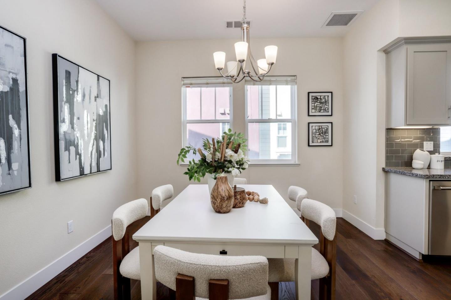 Detail Gallery Image 12 of 46 For 1926 Stella St, Mountain View,  CA 94043 - 4 Beds | 3/1 Baths