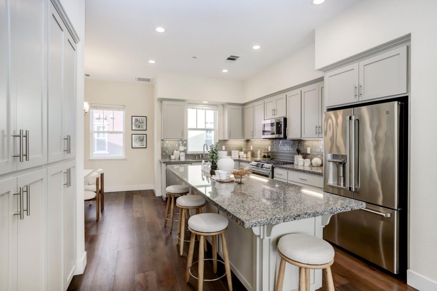 Detail Gallery Image 13 of 46 For 1926 Stella St, Mountain View,  CA 94043 - 4 Beds | 3/1 Baths