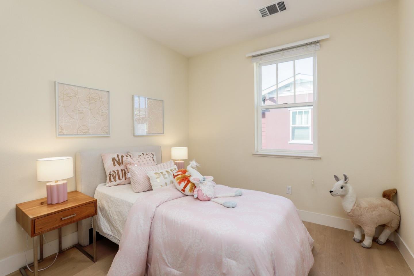 Detail Gallery Image 16 of 46 For 1926 Stella St, Mountain View,  CA 94043 - 4 Beds | 3/1 Baths