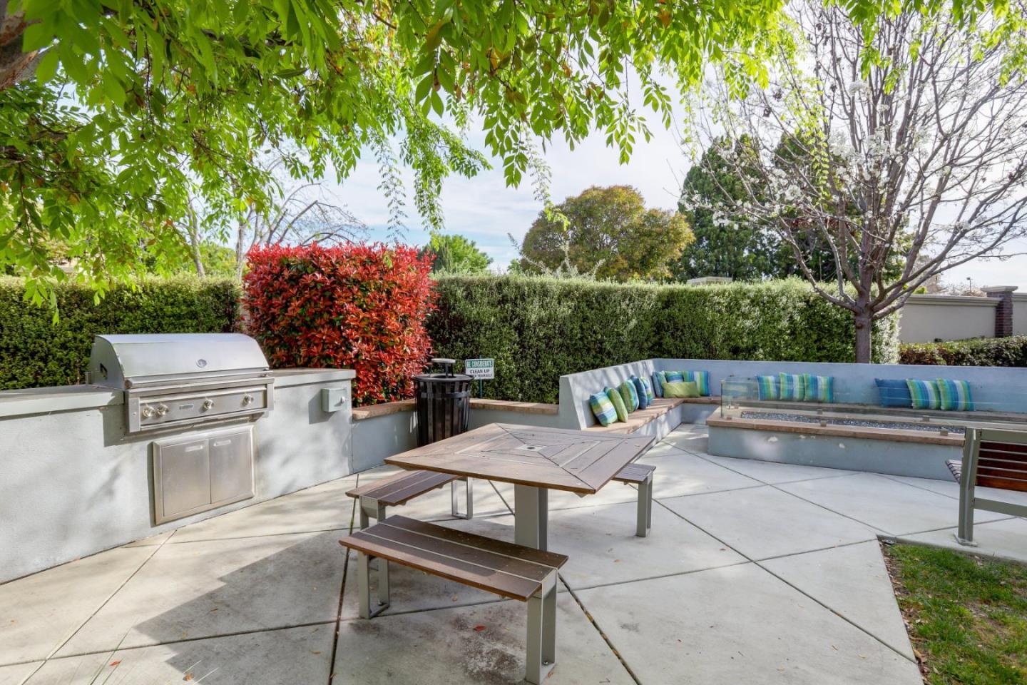 Detail Gallery Image 40 of 46 For 1926 Stella St, Mountain View,  CA 94043 - 4 Beds | 3/1 Baths