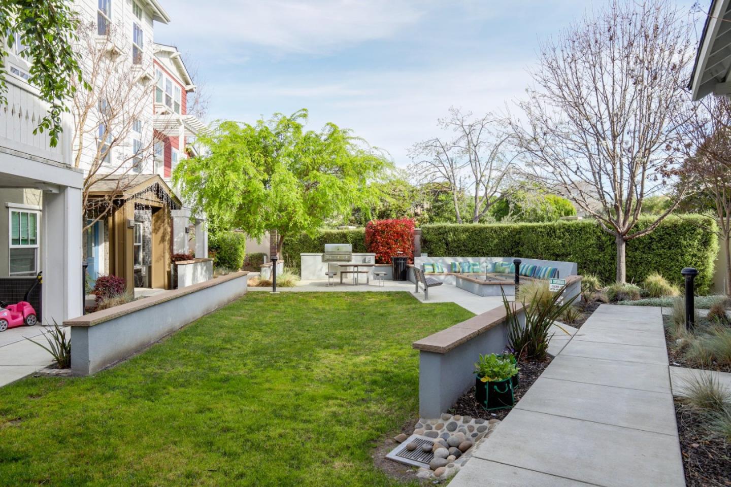 Detail Gallery Image 44 of 46 For 1926 Stella St, Mountain View,  CA 94043 - 4 Beds | 3/1 Baths