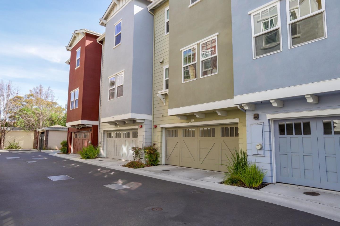 Detail Gallery Image 45 of 46 For 1926 Stella St, Mountain View,  CA 94043 - 4 Beds | 3/1 Baths