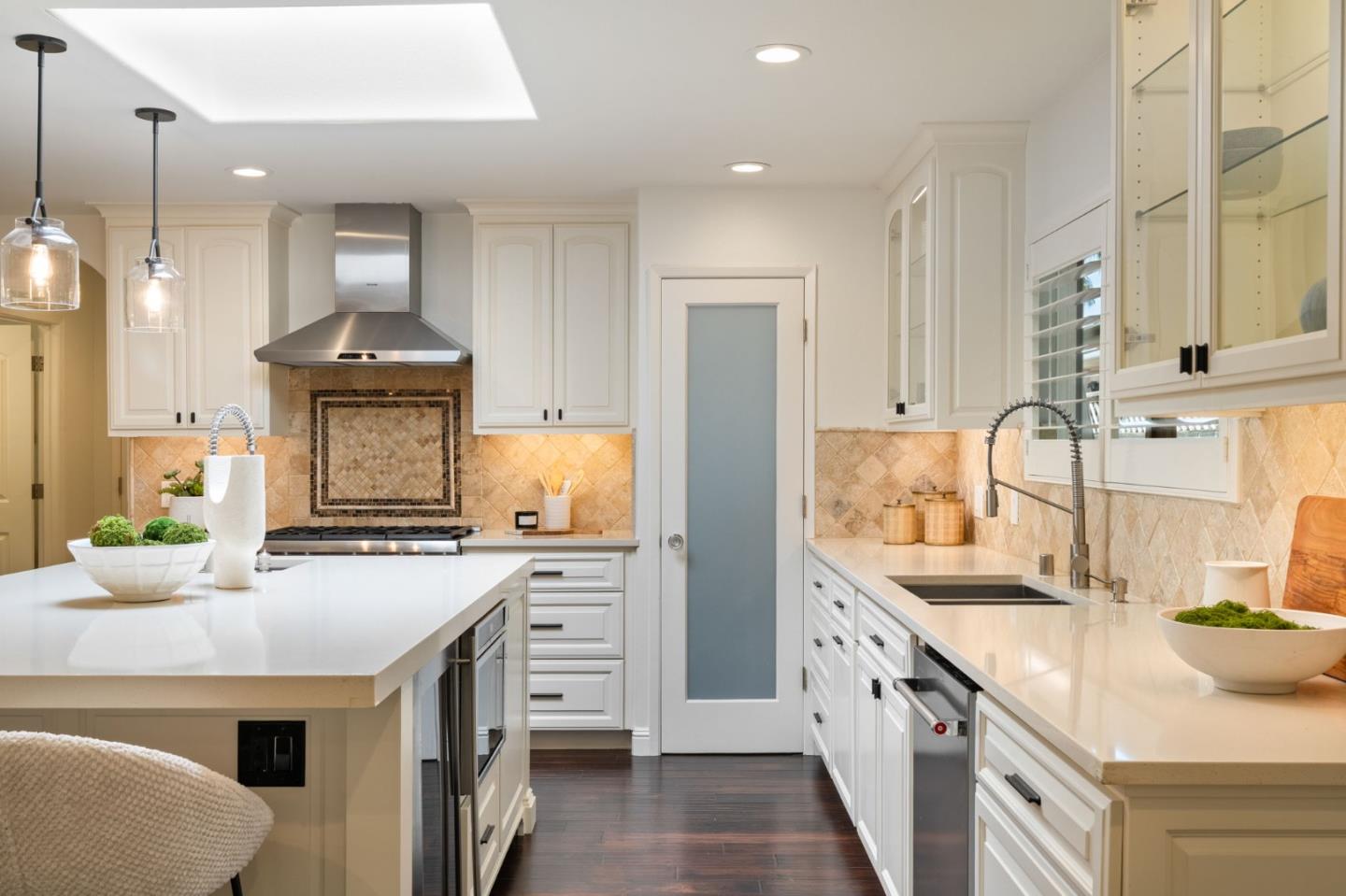 Detail Gallery Image 10 of 55 For 2518 Cherry Ave, San Jose,  CA 95125 - 4 Beds | 3/1 Baths