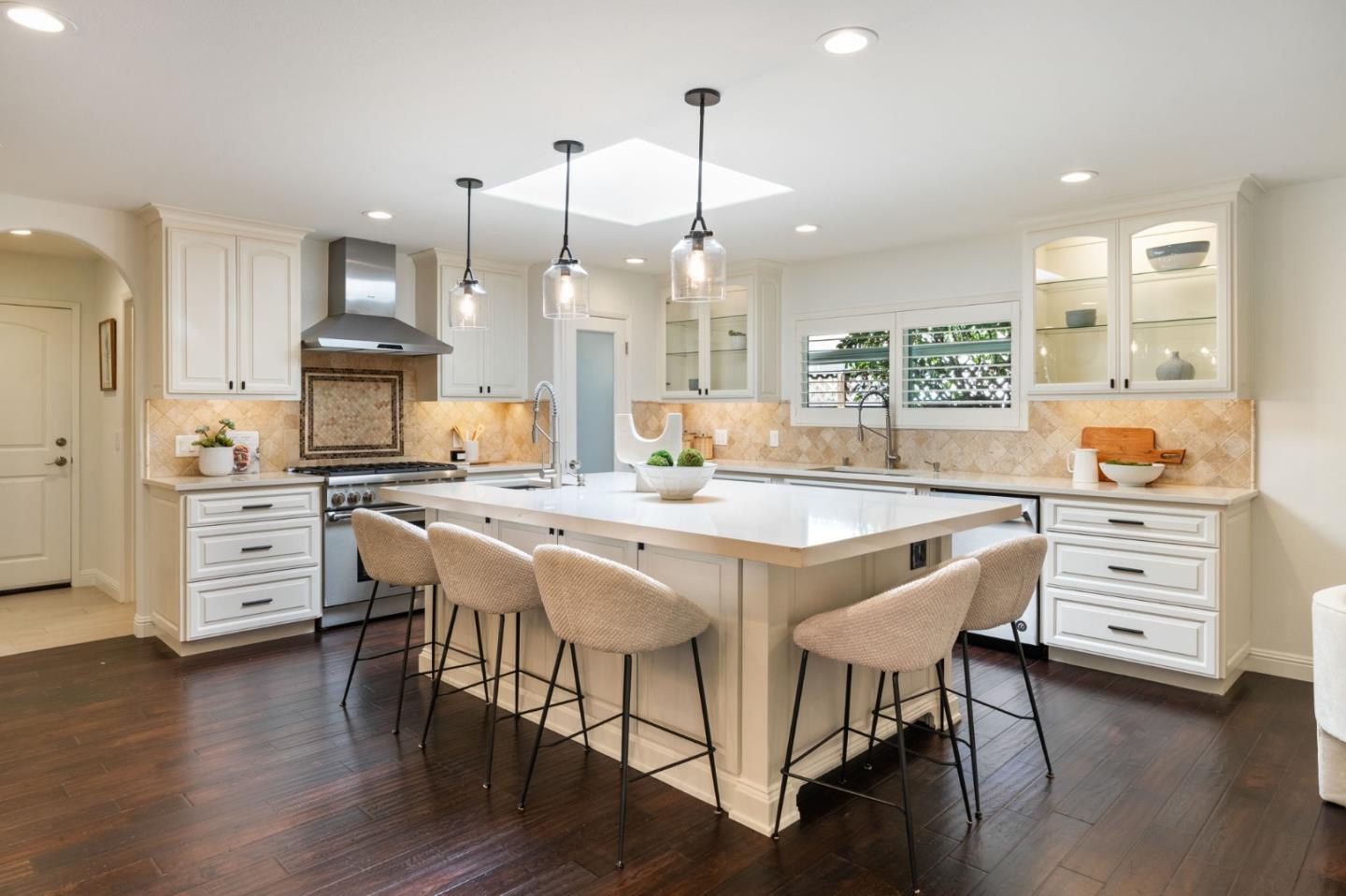 Detail Gallery Image 6 of 55 For 2518 Cherry Ave, San Jose,  CA 95125 - 4 Beds | 3/1 Baths