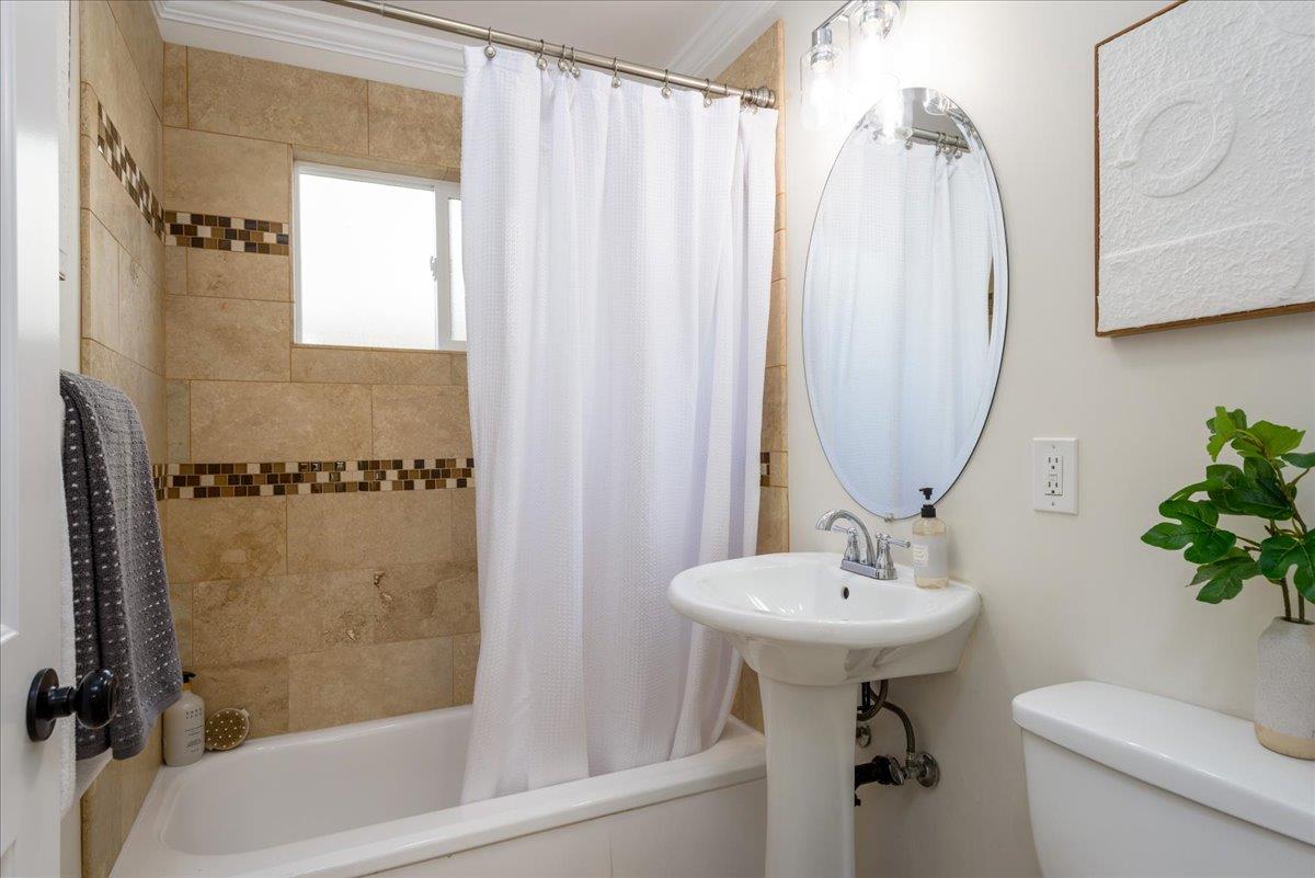 Detail Gallery Image 14 of 20 For Castle Hill Rd, Redwood City,  CA 94061 - 3 Beds | 2 Baths