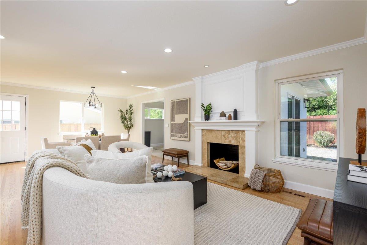 Detail Gallery Image 3 of 20 For Castle Hill Rd, Redwood City,  CA 94061 - 3 Beds | 2 Baths