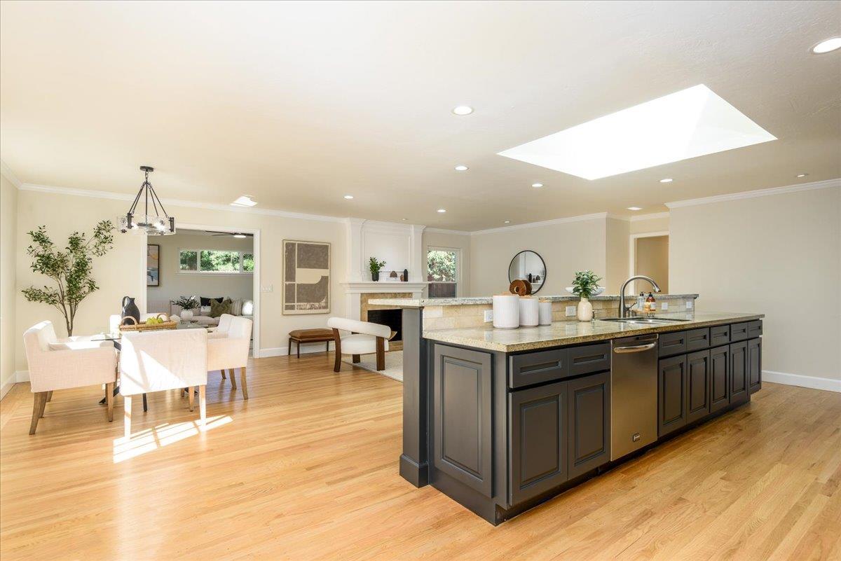 Detail Gallery Image 5 of 20 For Castle Hill Rd, Redwood City,  CA 94061 - 3 Beds | 2 Baths