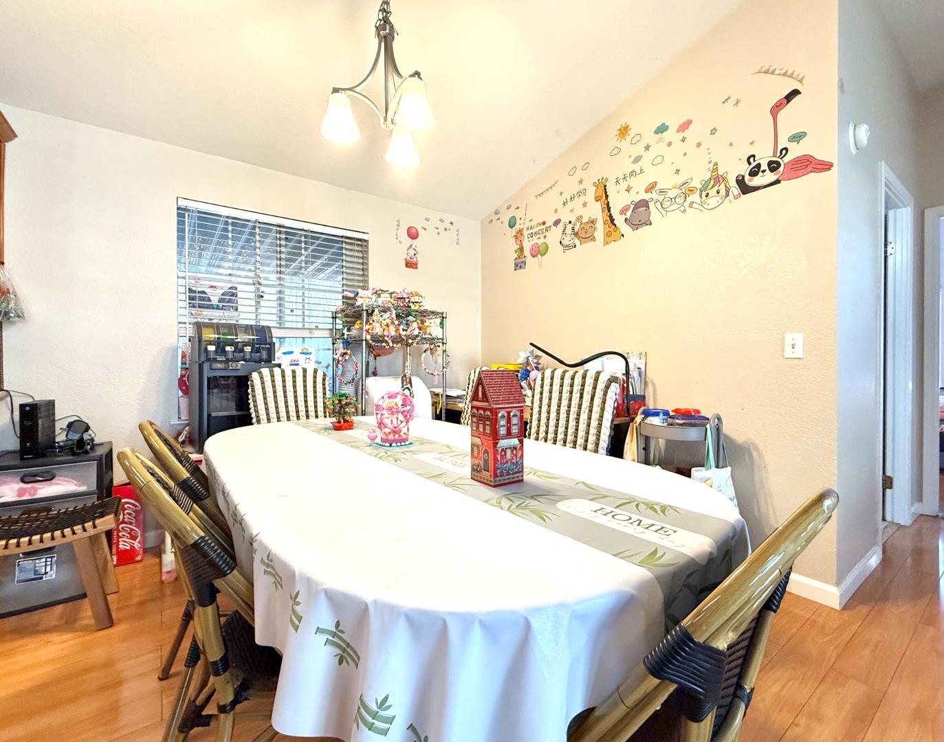 Detail Gallery Image 11 of 38 For 501 Moorpark Way #65,  Mountain View,  CA 94041 - 2 Beds | 2 Baths