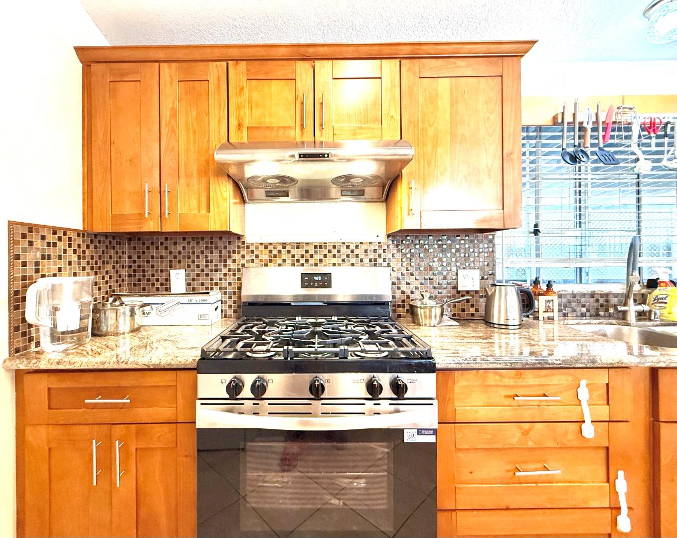 Detail Gallery Image 17 of 38 For 501 Moorpark Way #65,  Mountain View,  CA 94041 - 2 Beds | 2 Baths